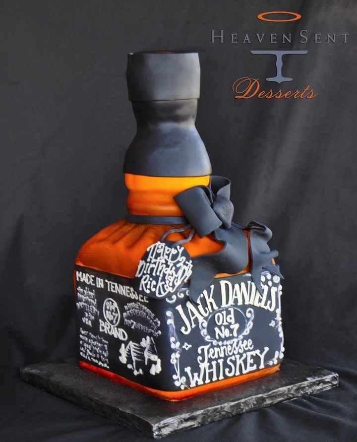 Anyone doing a groom's cake for FH?