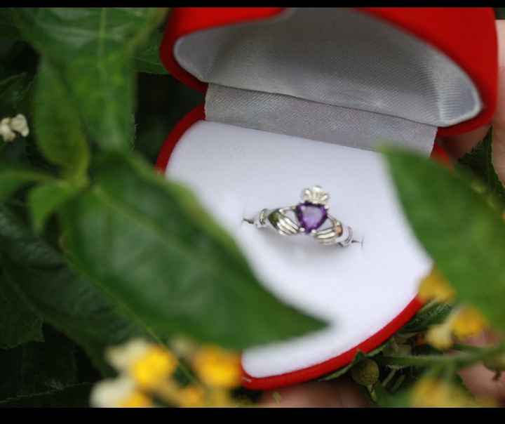 No wedding band? - 1