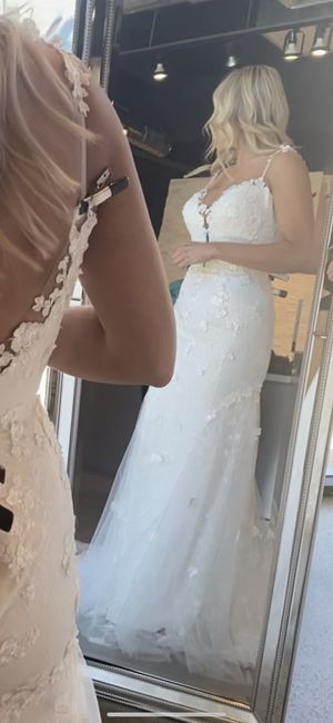 **style of this wedding dress? - 1