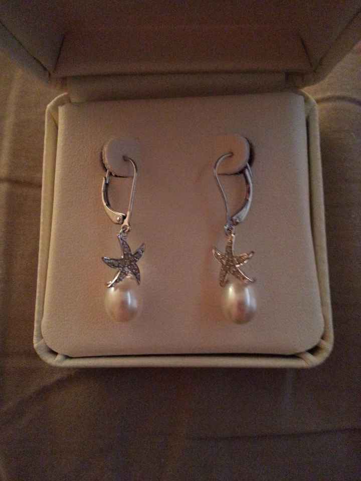 Perfect Destination Wedding Earrings??! I think so!! :)