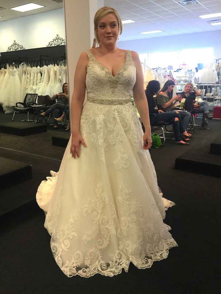 Maybe found the dress!!