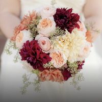, let's see your wedding bouquet  ladies!!
