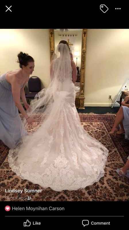 MOH fluffing my dress