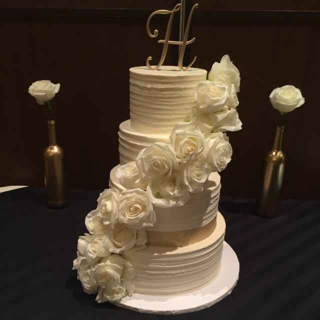 Wedding cake flower decor.