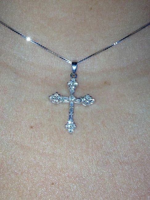 I found my earrings now to find the necklace. What are you wearing? Pic please