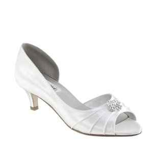 Please help me finding these shoes!!