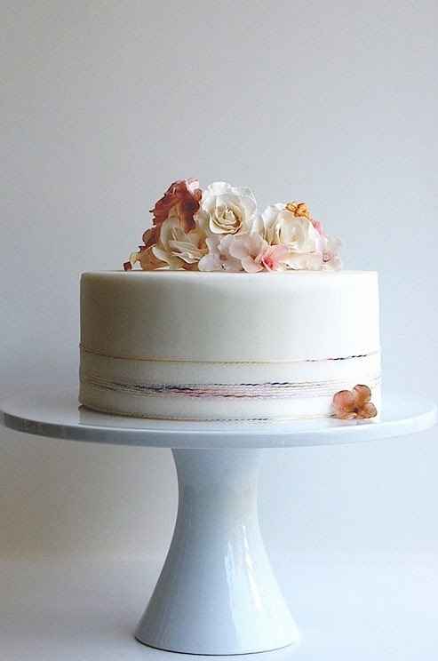 Did anyone have a small wedding cake?