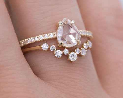 Curved band