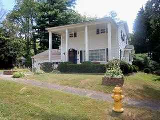 Our offer on house was ACCEPTED!! anyone else getting a house soon? Share!!