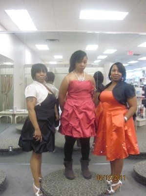 Dress shopping with my bridal party/ 105 days till the big day