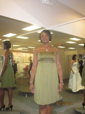 Dress shopping with my bridal party/ 105 days till the big day