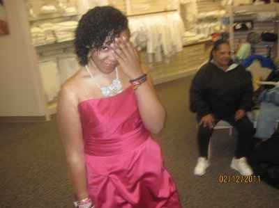 Dress shopping with my bridal party/ 105 days till the big day