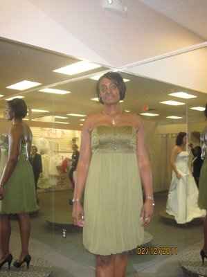 Dress shopping with my bridal party/ 105 days till the big day