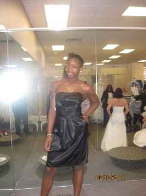 Dress shopping with my bridal party/ 105 days till the big day