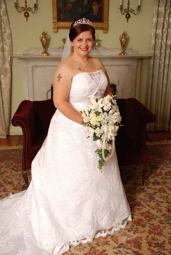 Short brides - show me your dresses!