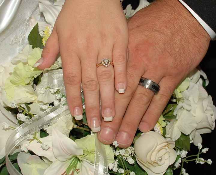 Show me your wedding bands!