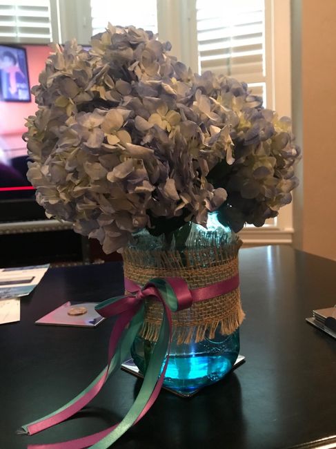 Side mason jar centerpiece with hydrangeas