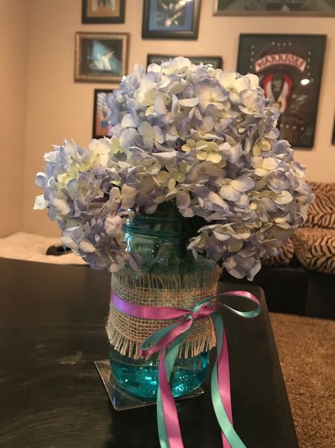 Side mason jar centerpiece with hydrangeas