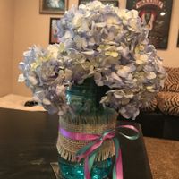 Side mason jar centerpiece with hydrangeas