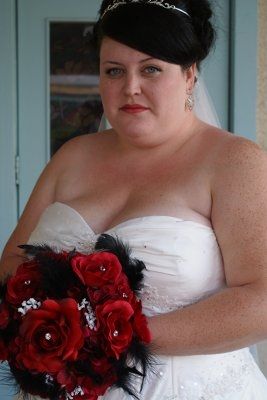let see yours or bridemaids DIY Silk Flower Bouquets!