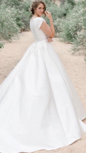 Show me your plain/simple wedding gowns with accessories! 3