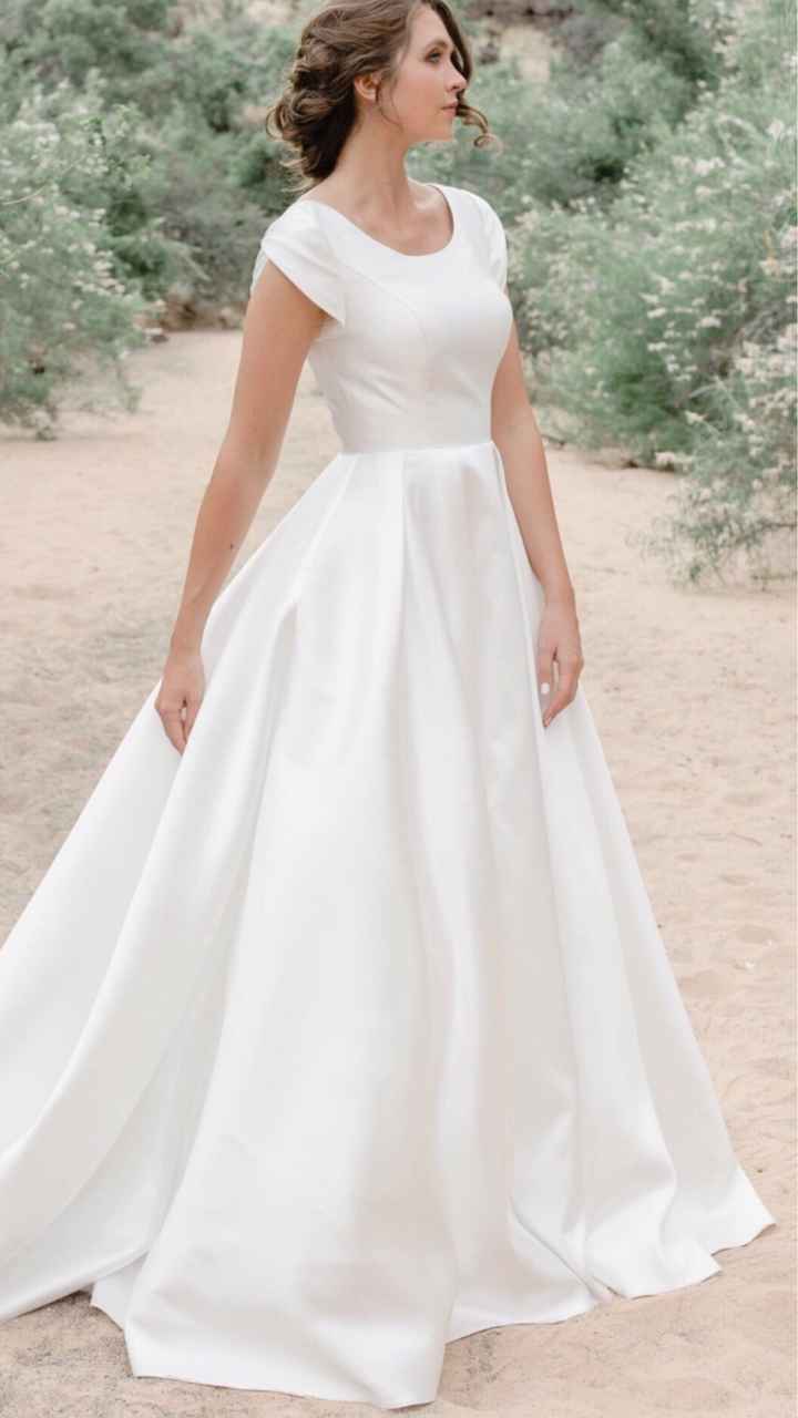 Show me your plain/simple wedding gowns with accessories! - 1