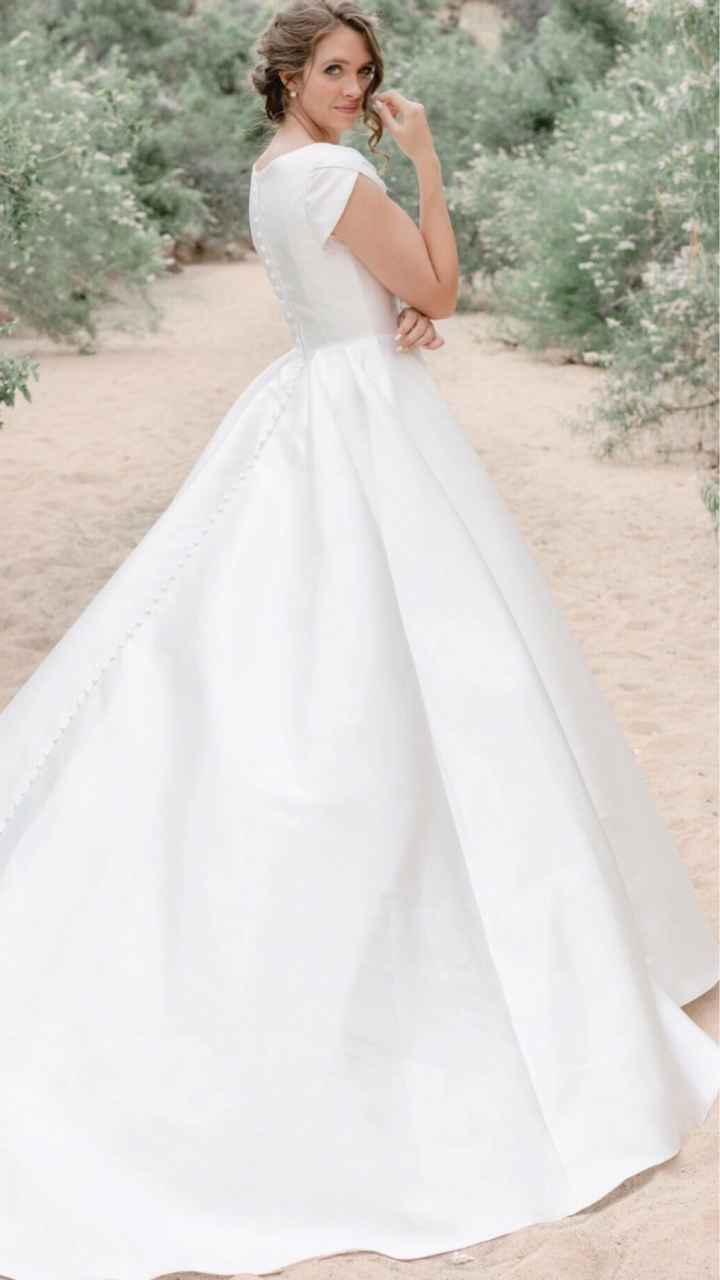 Show me your plain/simple wedding gowns with accessories! - 1
