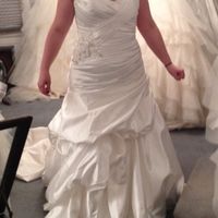 Short brides, show me your wedding dresses