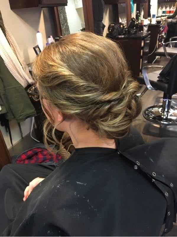 Let me see your wedding day hair!