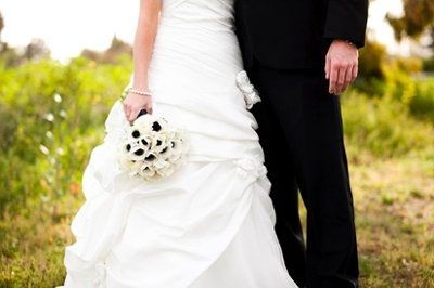 Military Wedding...Yellow Bridesmaid Dresses...Flower Help!?!?!?!