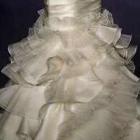 I need help finding engagement photo outfits