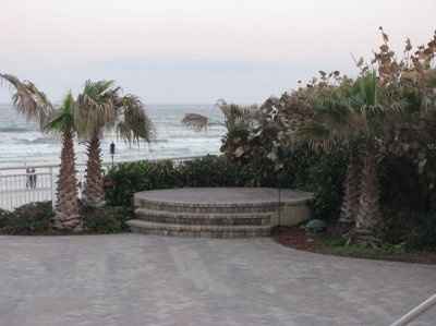 OK all you crafty ladies...HELP me decorate