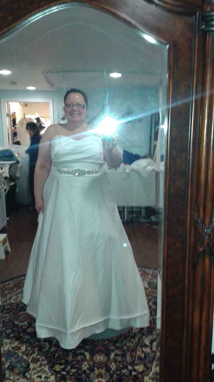Wedding dresses for short curvy girls