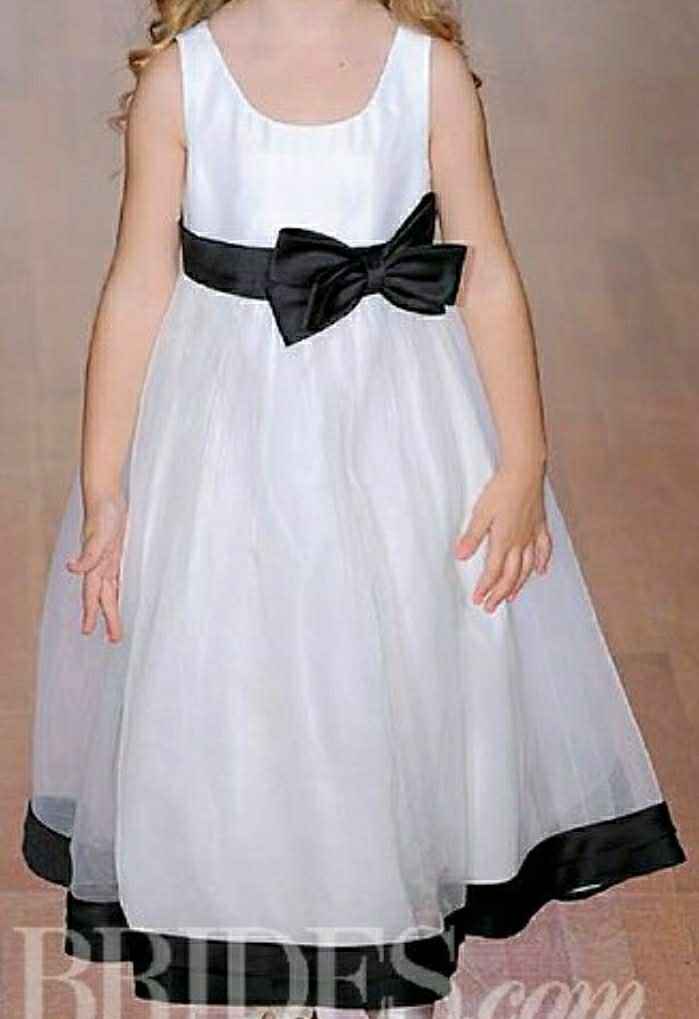 Selling a flower Girl dress