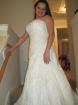 Finally!  Some pictures in my dress...come look!