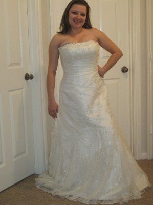 Finally!  Some pictures in my dress...come look!