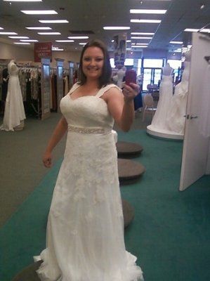 The Dress is Officially mine!  *Pics*
