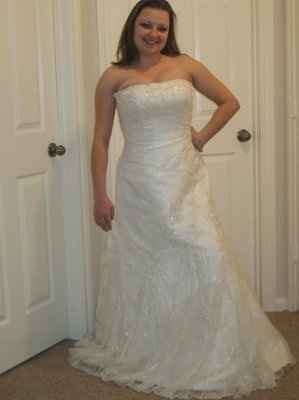 Finally!  Some pictures in my dress...come look!