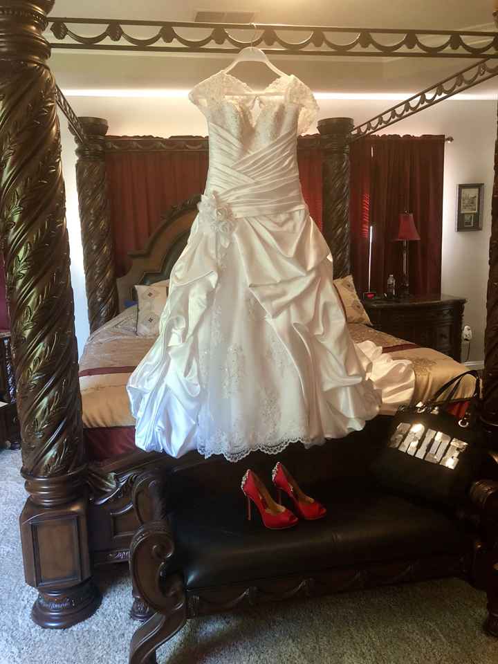 Second wedding dress didn’t like the first - 1