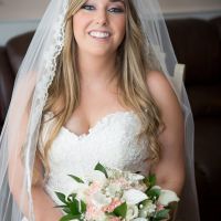 Talk to me about veils and hair accessories!