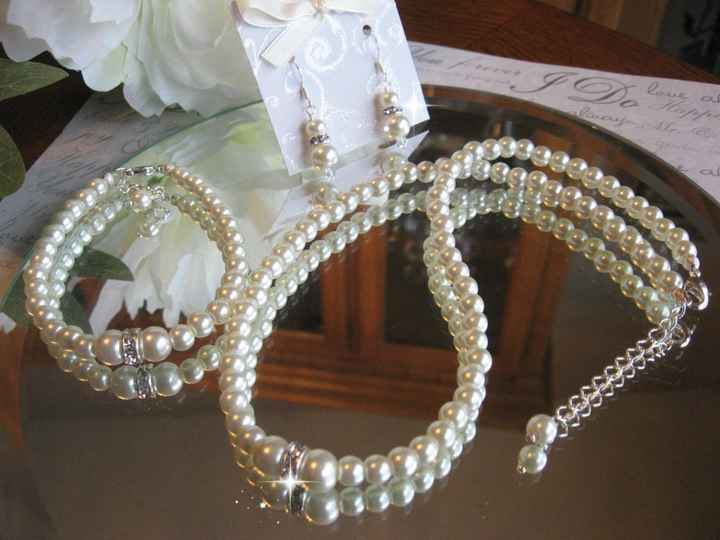 LETS SEE THE JEWELRY FOR YOUR BRIDESMAIDS!