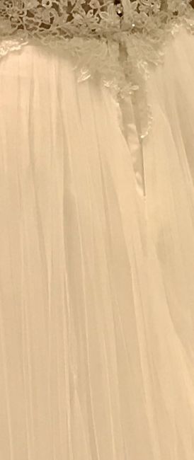 Zipper section shows on tulle skirt - 1