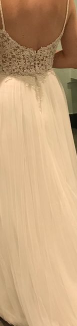 Zipper section shows on tulle skirt - 1