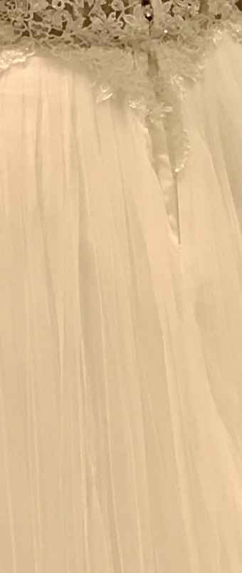 Zipper section shows on tulle skirt - 1