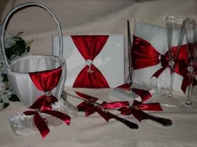 Incorporating jobs and hobbies into wedding *pics*