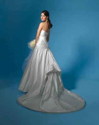 bought my dress today (with pictures) lets see yours :)
