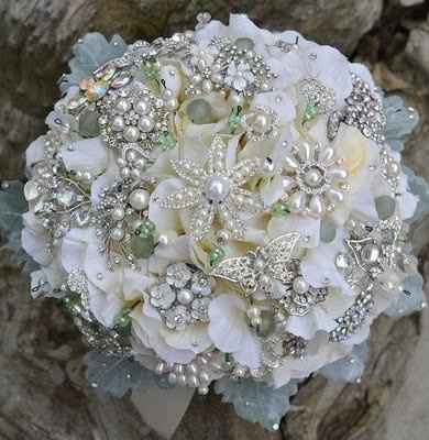 Brooch vs flower bouquet?