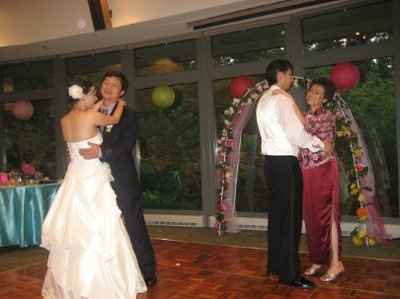 Back and married!  Had the most perfect wedding day.....(TONS of pictures)