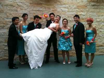 Haha, just gotta share these funny wedding pics