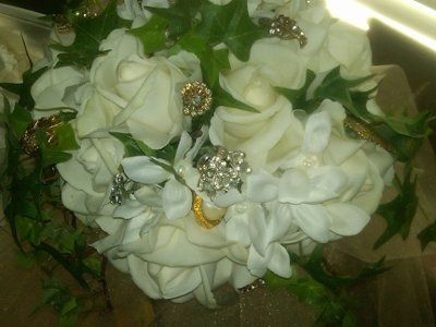 DIY brooch bouquet vets and rookies...